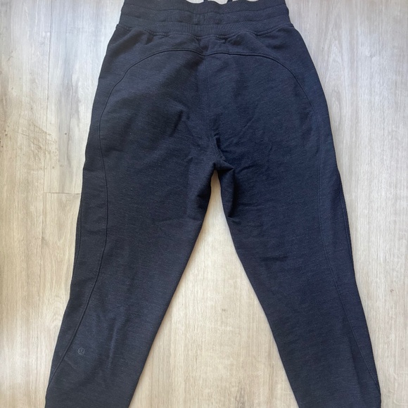 Lululemon Joggers - Women's Size 2 - Picture 3 of 4